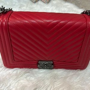 Medium boy bag. Beautiful red bag